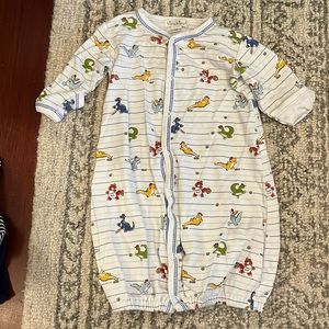 Kissy kissy baby gown